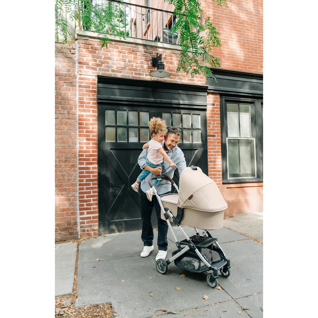 Uppababy infant bassinet V3 in Declan