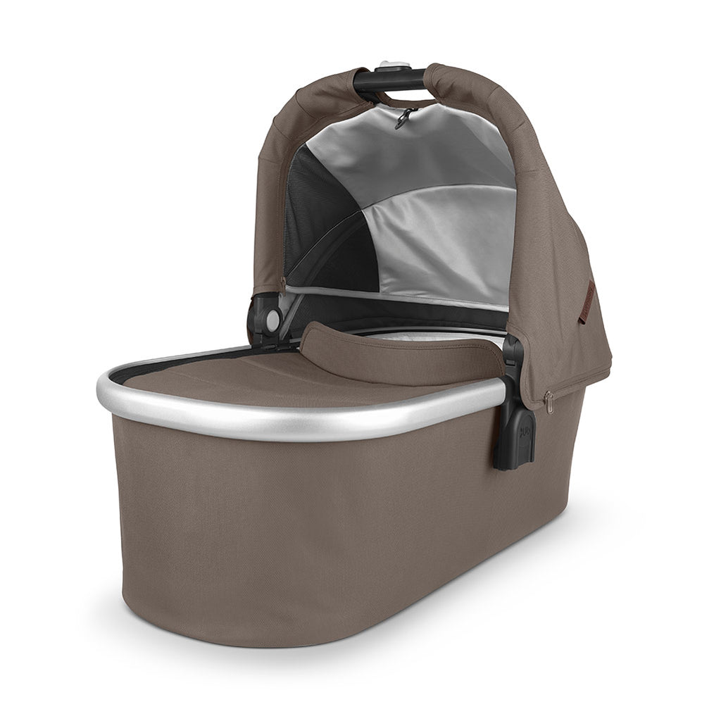 Uppababy bassinet in Theo