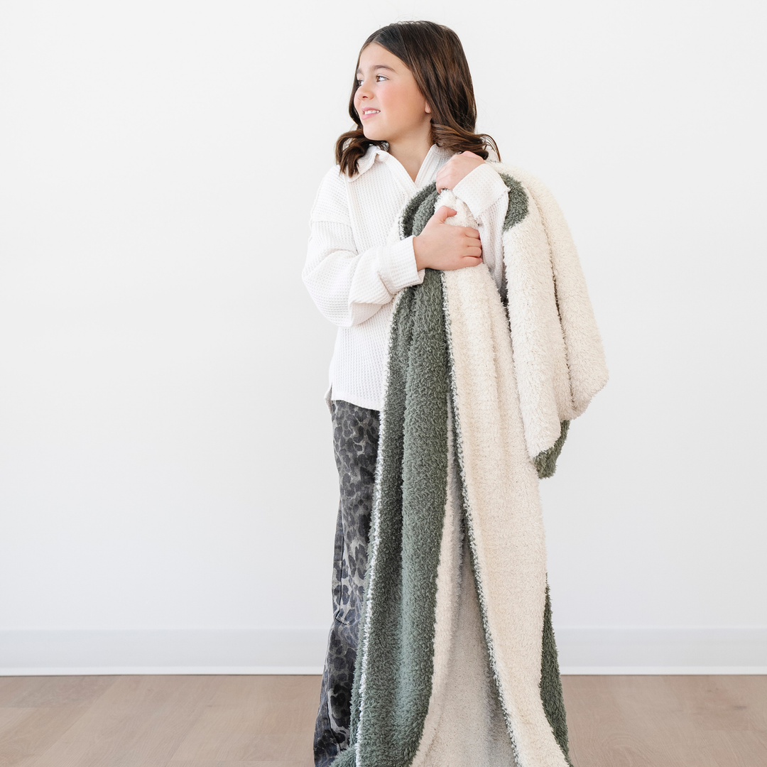 Saranoni Double-Layer BAMBONI¨ Toddler Blankets in Bear neutral tone matches modern nurseries as best baby blanket.
