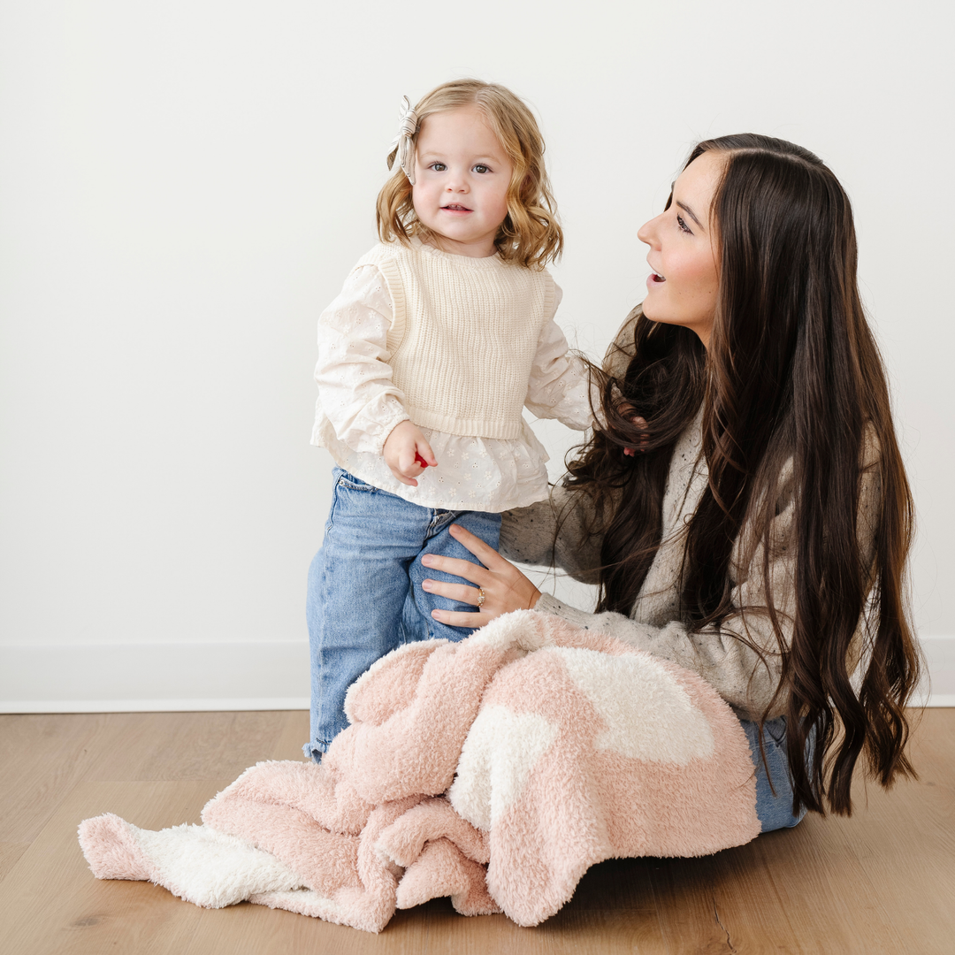 Adorable and soft, the Saranoni BAMBONI¨ Receiving Blanket in Bunny makes a perfect baby girl blanket.