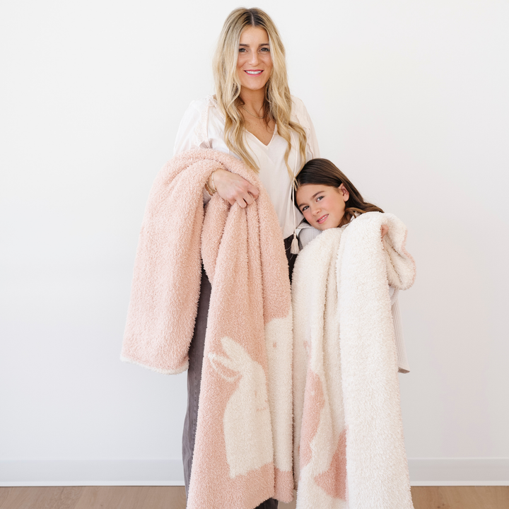 Saranoni BAMBONI¨ Receiving Blanket in Bunny Ñ the ideal mix of luxury and warmth for newborn receiving blankets.