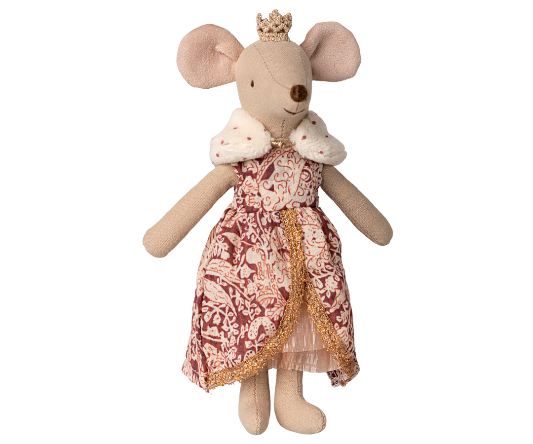 Elegantly dressed, the Maileg Mum Queen Mouse shines in any Maileg mouse scene.