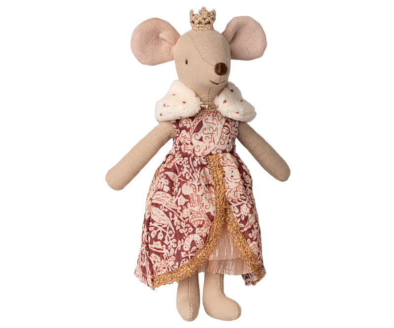 Elegantly dressed, the Maileg Mum Queen Mouse shines in any Maileg mouse scene.