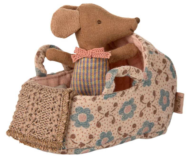 Carry Cot, Baby Mouse