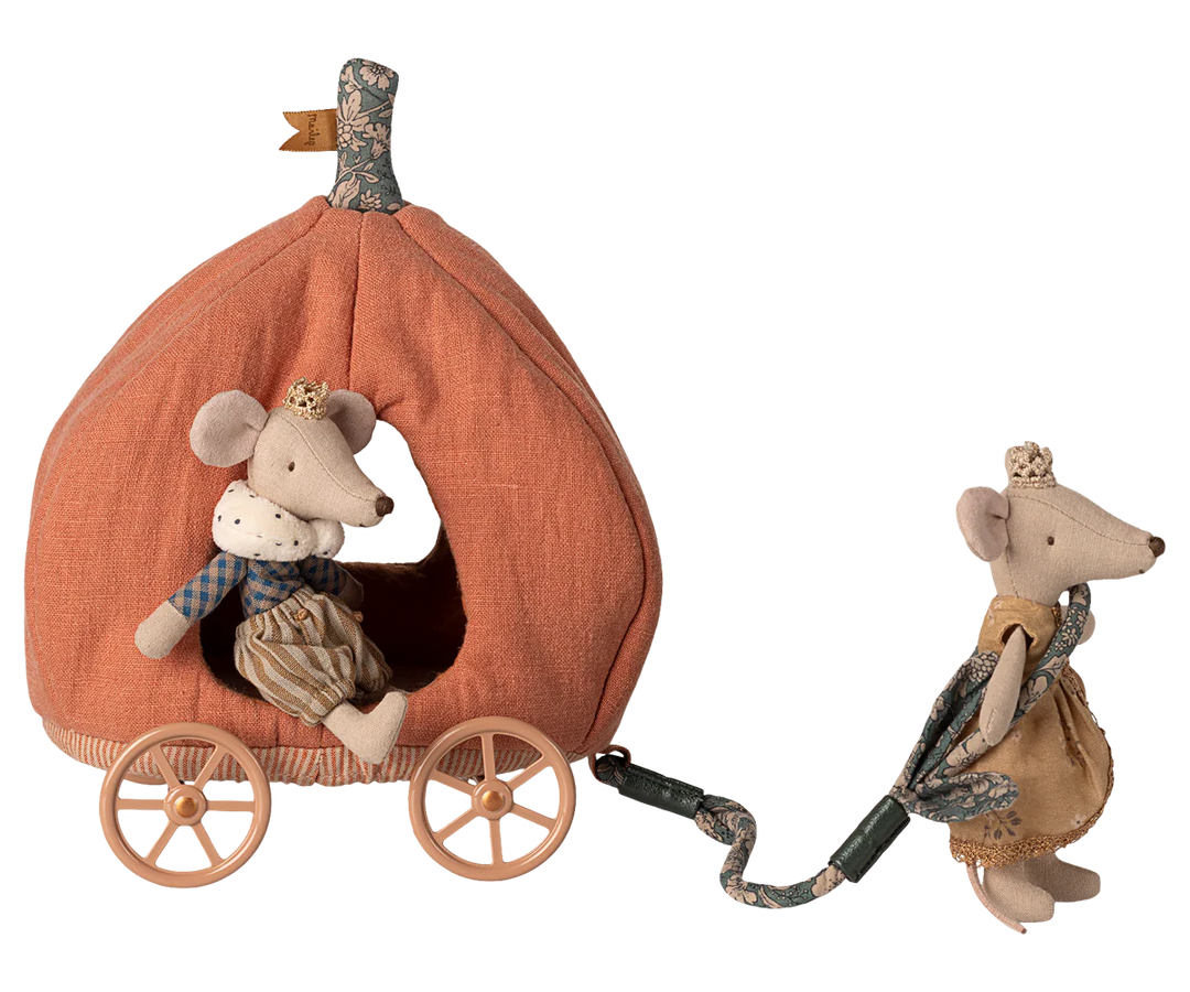 A charming look at the Maileg Mouse Pumpkin Carriage, ideal for Maileg mice play setups.