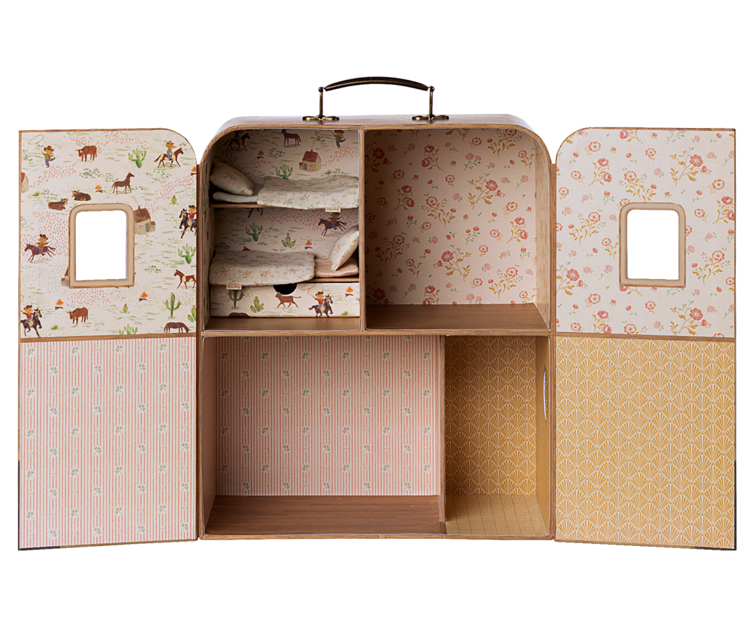 A cozy Maileg SuitCasa setup shown in soft colors, styled to complement classic Maileg dolls perfectly.