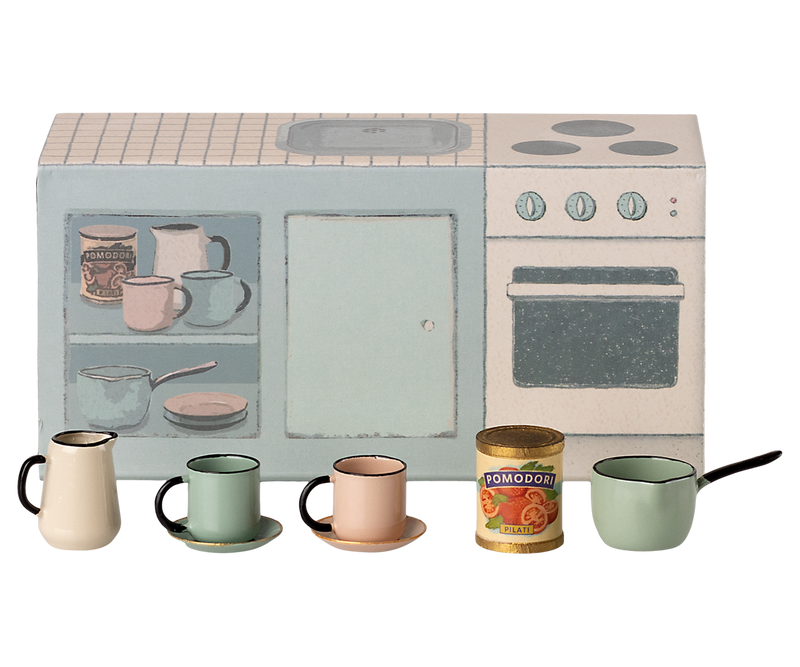 The Maileg Mouse Kitchen Counter adds charm to any Maileg mice miniature home.