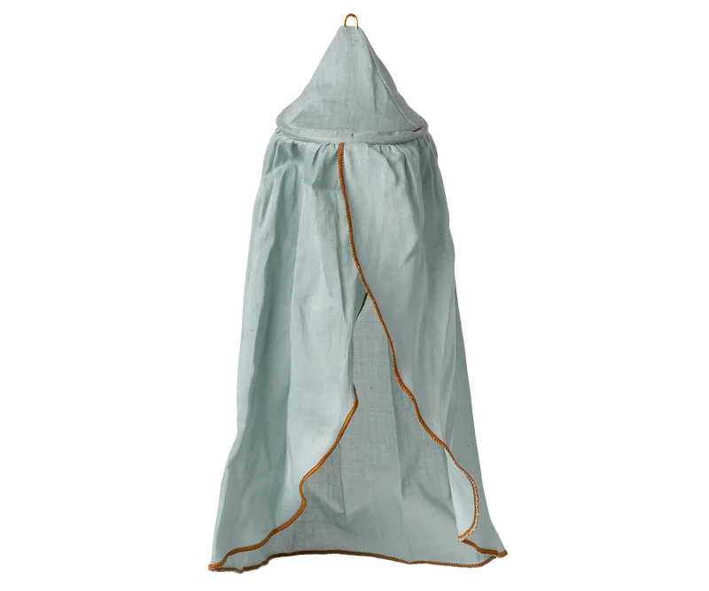 Create cozy miniature bedrooms with the Maileg Bed Canopy, Miniature in mint from the enchanting Maileg toys collection