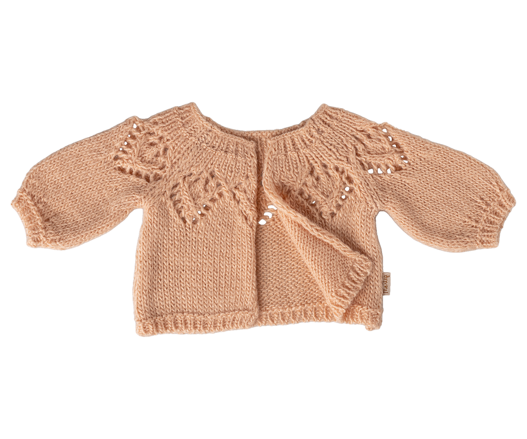 Maileg size 4 light rose cardigan close-up showing delicate lace knit pattern, soft pink tone