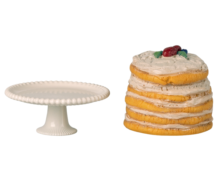 Maileg Party Cake Off-White close-up – soft fabric miniature party cake detail showing tiers and candles
