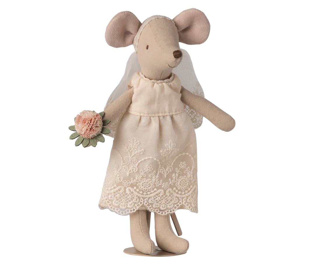 Maileg Wedding Mice Dad close-up – groom mouse doll in wedding suit with bow tie and boutonniere detail