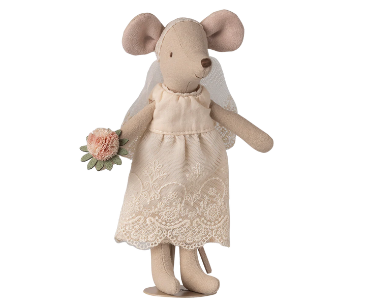 Maileg Wedding Mice Dad close-up – groom mouse doll in wedding suit with bow tie and boutonniere detail