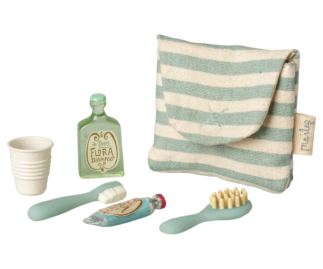 Maileg Mouse Toothbrush Set Blue Stripe – children's toothbrush holder with two toothbrushes in blue stripe design, flat lay