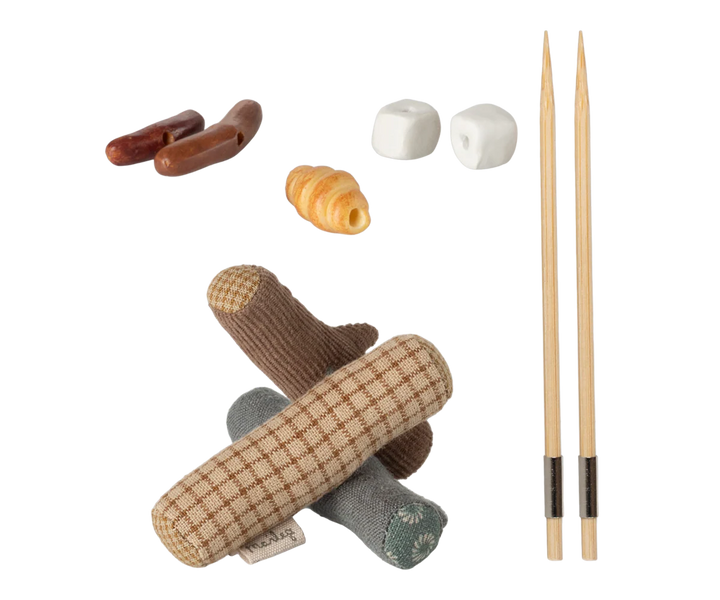 Maileg Mouse - Mouse Bonfire Set creates cozy campfire fun for a Maileg mouse house scene