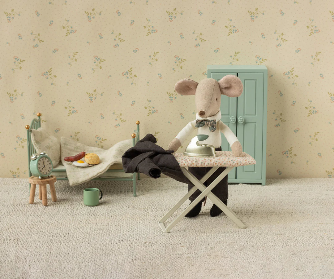 Maileg Wedding Suit Dad Mouse wedding scene - Maileg bride and groom mice displayed together