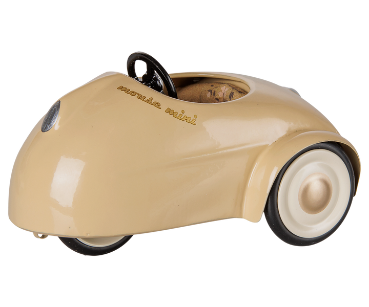 This Wheat colored Maileg car features a pull string, perfect for Maileg mice toys and pretend play