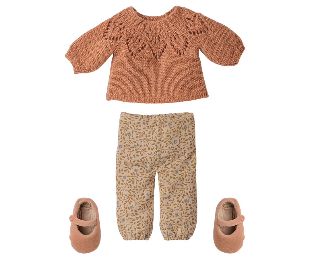 Vintage powder sweater, pants, and shoes set for Maileg Size 3 rabbits and bunnies