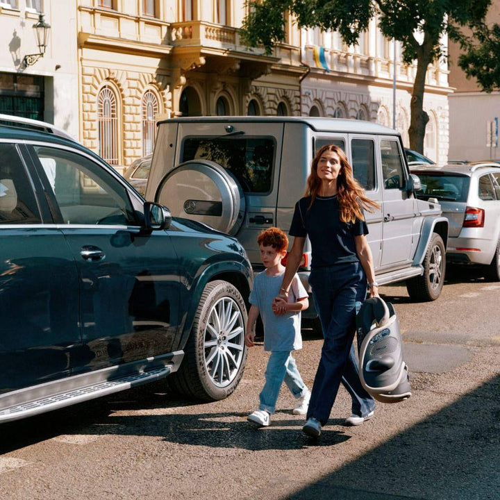 Solution G2 Folding Travel High-Back Booster