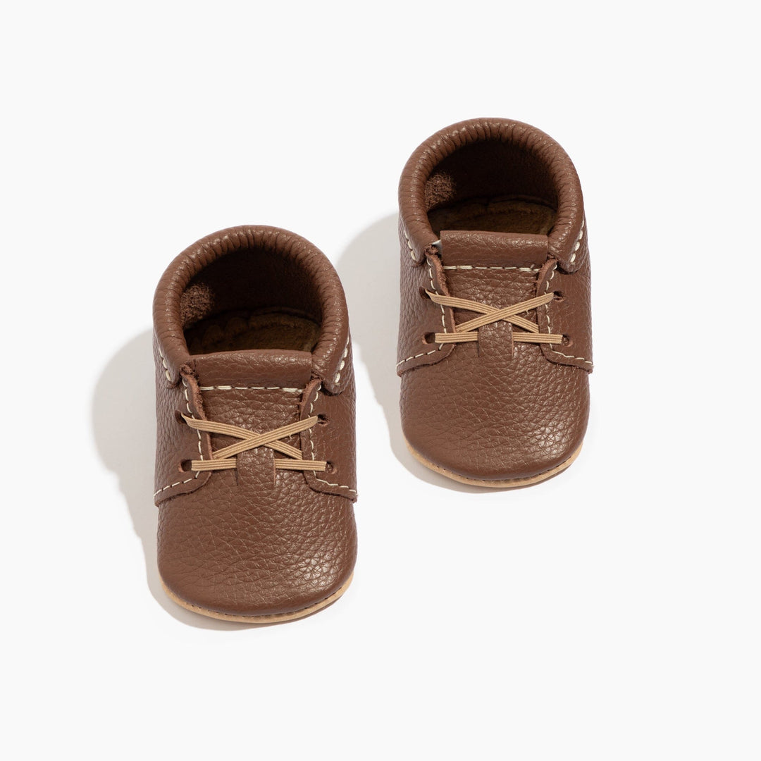 Freshly Picked Chestnut Oxford baby shoes, brown leather lace-up crib shoes