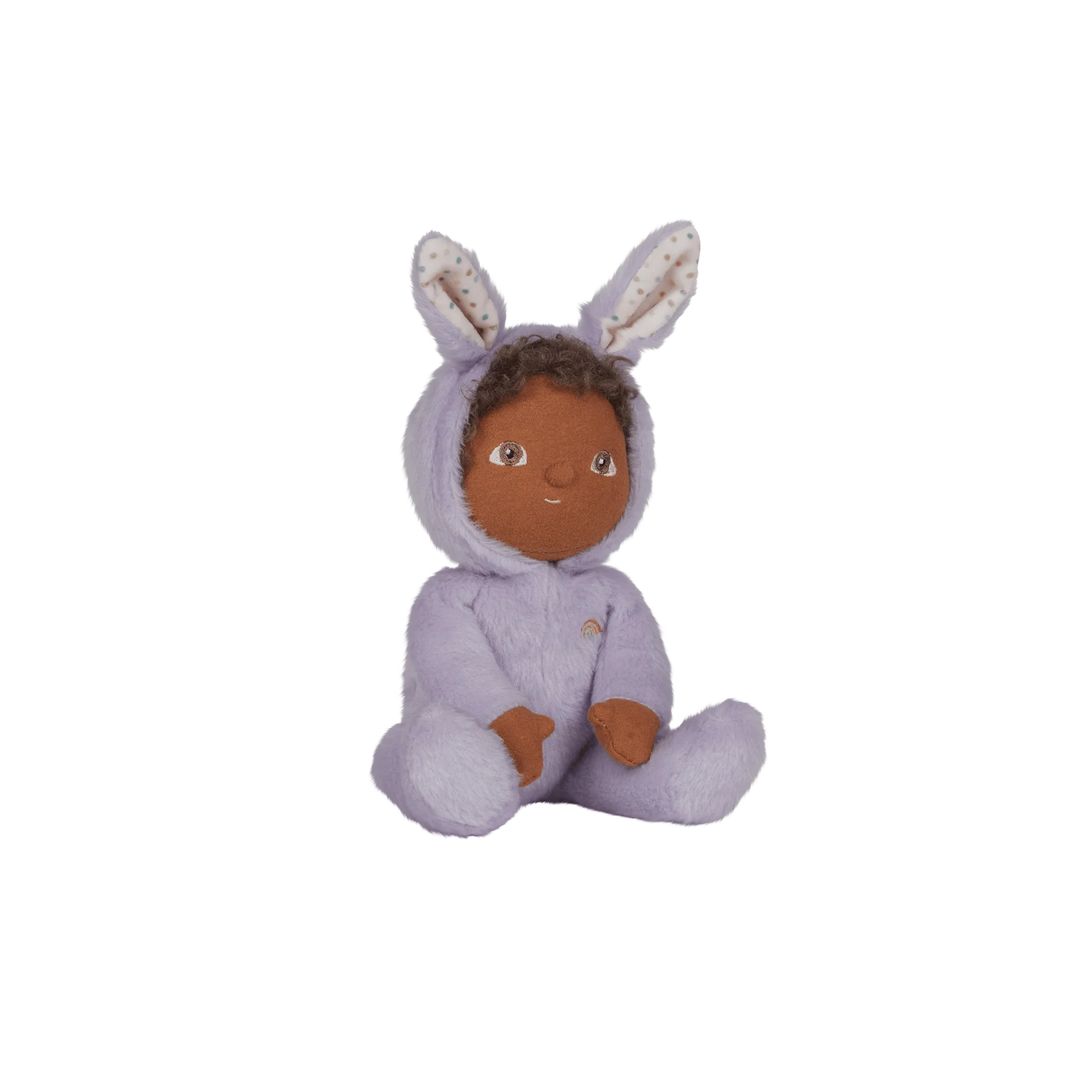 Captured up close, Olli Ella Dinky Dinkums Dolls Ð Babs Bunny Ð Purple shows delicate details that make this sweet stuffies so lovable.