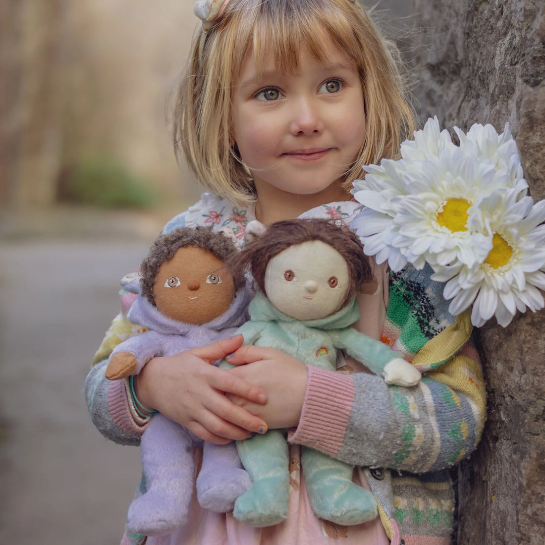 Finished with gentle embroidery, Olli Ella Dinky Dinkums Dolls Ð Babs Bunny Ð Purple is loved as one of the best toddler toys for snuggles.