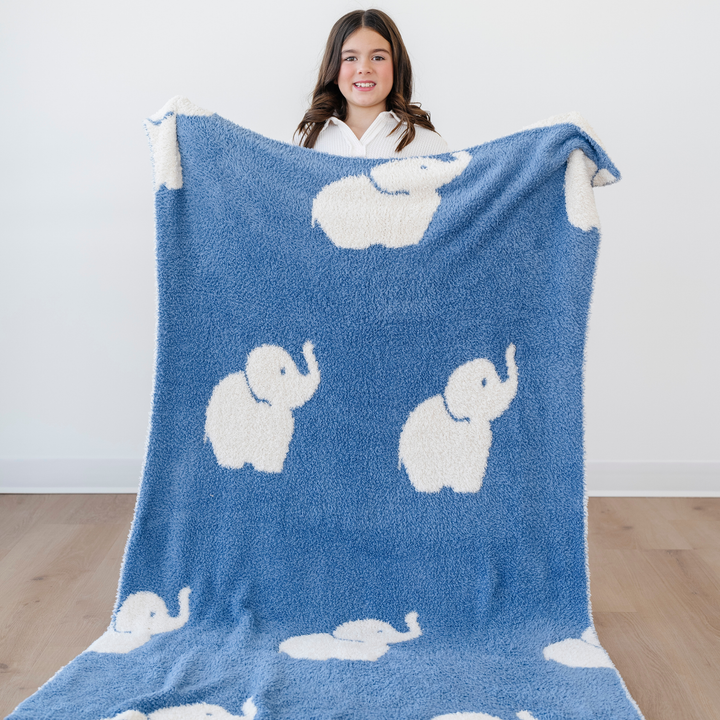 Saranoni Double-Layer BAMBONI¨ Toddler Blankets in Elephant animal theme is cute and cozy like a cotton blanket.