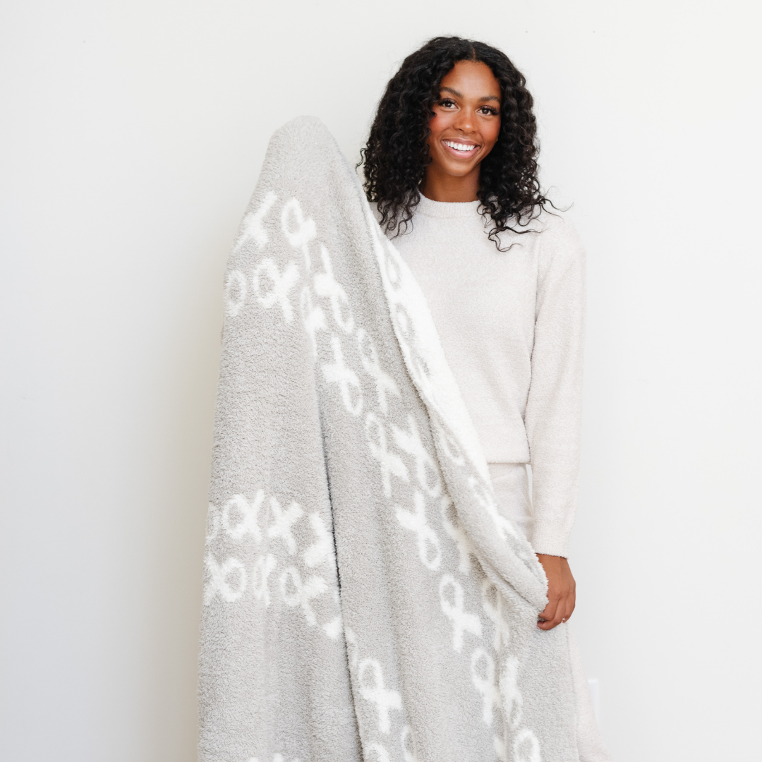 Soft to the touch, the Hope Saranoni Double-Layer BAMONI¨ Throw Blanket cradles little ones in pure comfort, a true soft baby blanket.