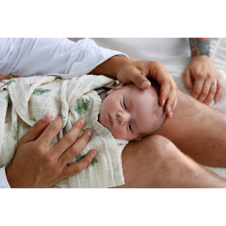 House of Elia organic cotton muslin swaddling blanket in fern, lightweight and breathable baby comfort