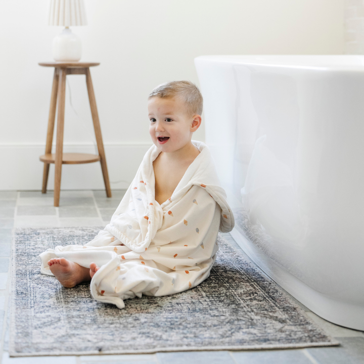 Cuddle and dry your child with Saranoni Hooded Towels in Ice Cream, hooded baby towels made easy.