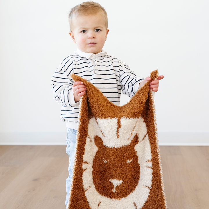 Saranoni Double-Layer BAMBONI¨ Mini Blanket in Lion offers pure plushness and warmth Ñ a top-rated best toddler blanket.