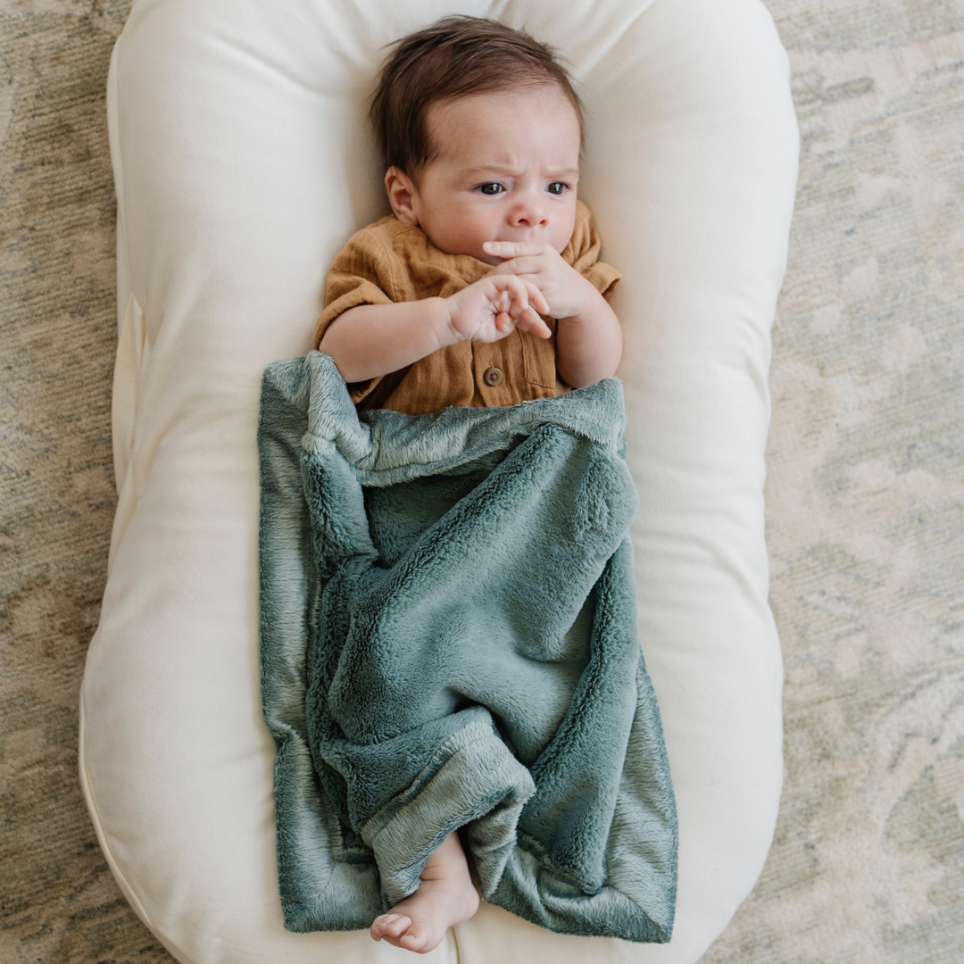 Eucalyptus provides plush pillowy softness through the Saranoni Lush Mini Blanket, perfect for Baby blanket comfort.