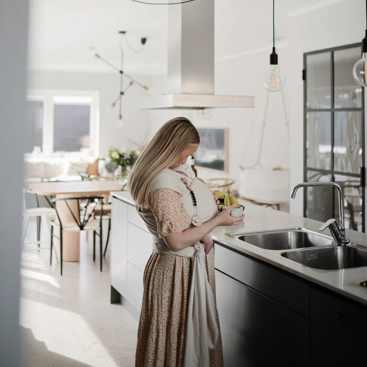 Mushie Pacifiers Eva Clip for Binkies in Black an elegant and practical accessory for your babyÕs pacifier