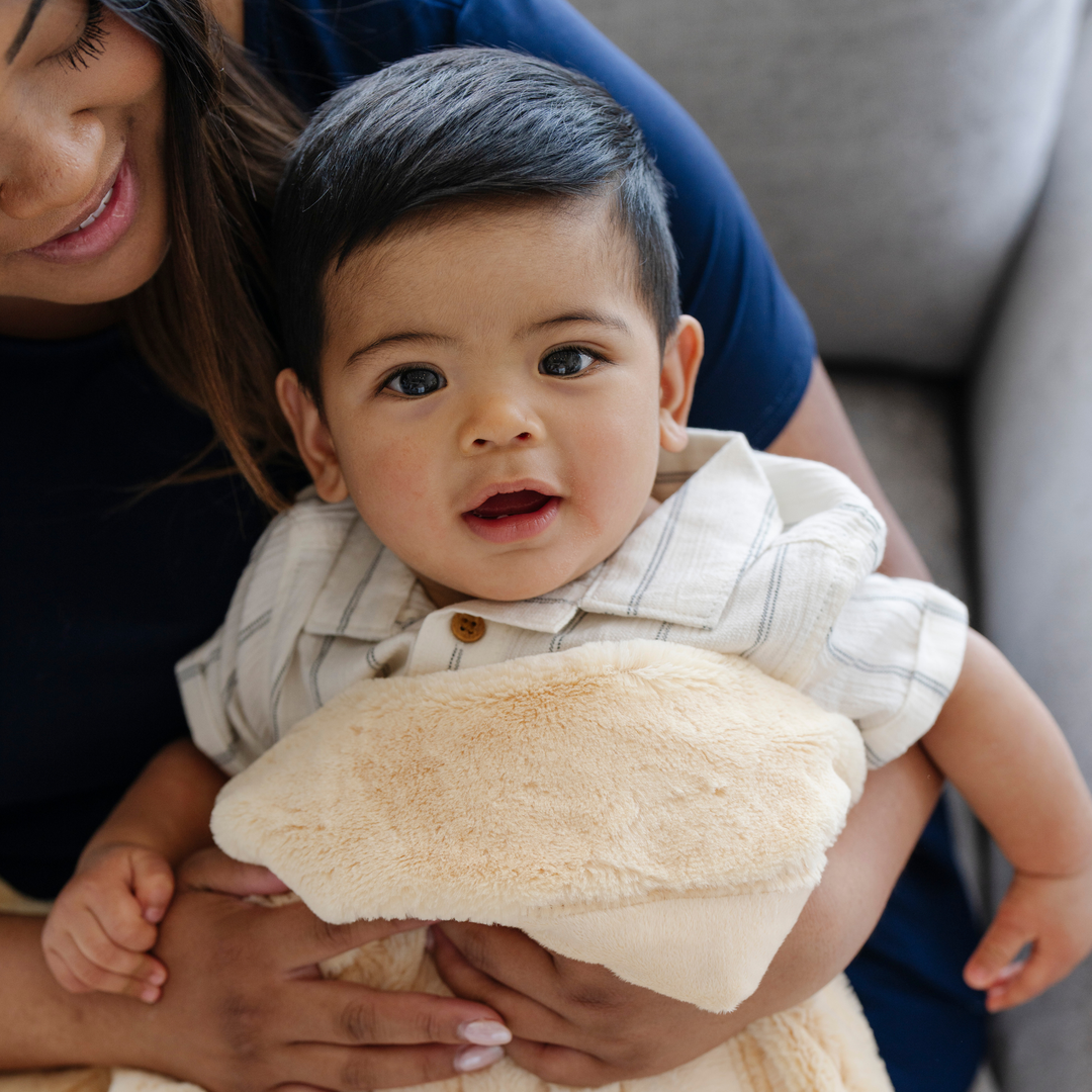 Soft baby blankets comfort takes center stage in the Saranoni Lush Mini Blanket Chiffon.