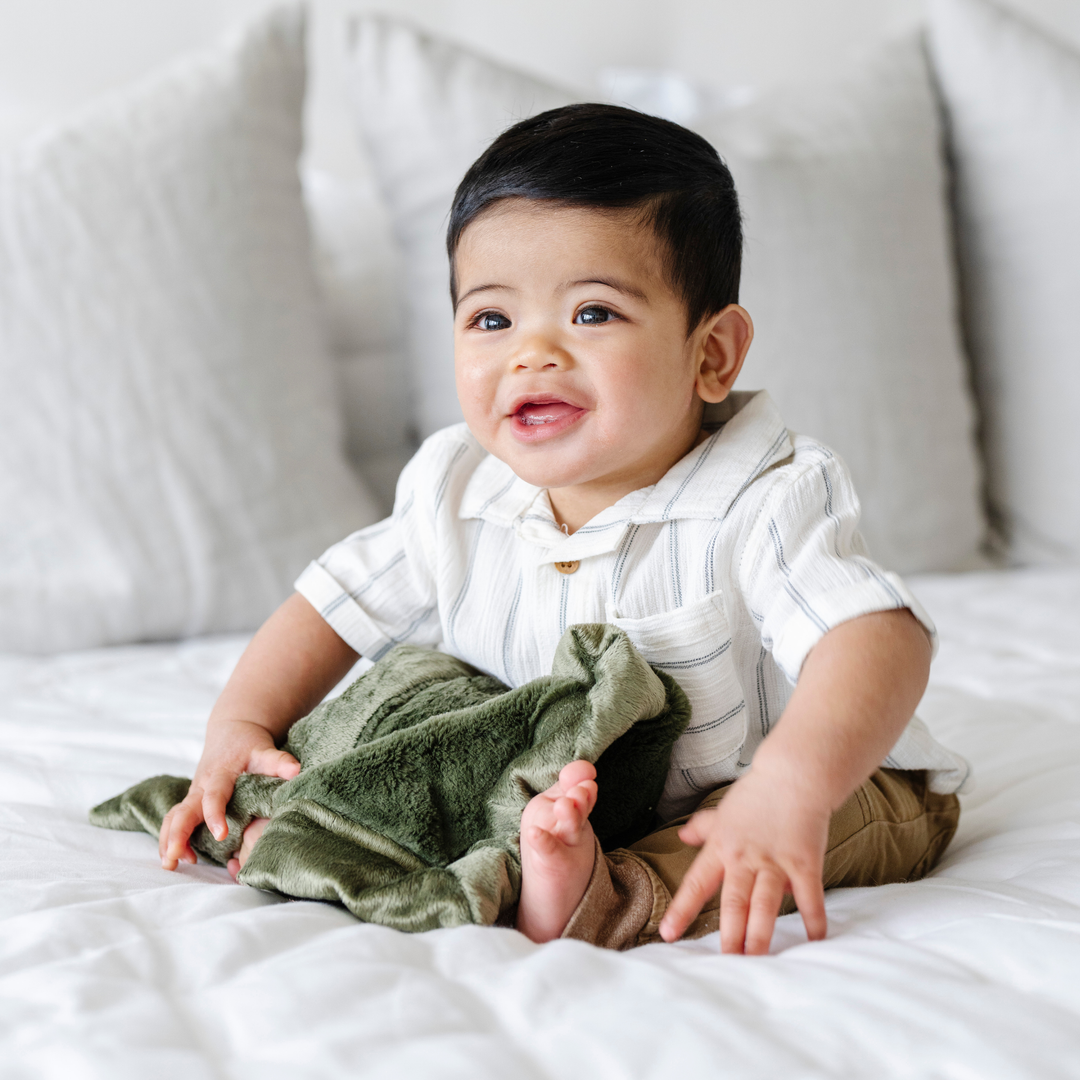 Fern keeps the Saranoni Lush Mini Blanket feeling silky and plush, making an easy baby blankets staple.