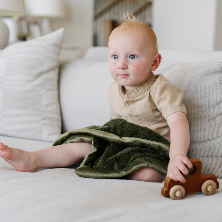 With Fern, the Saranoni Lush Mini Blanket brings elevated warmth into everyday baby blankets rotation.