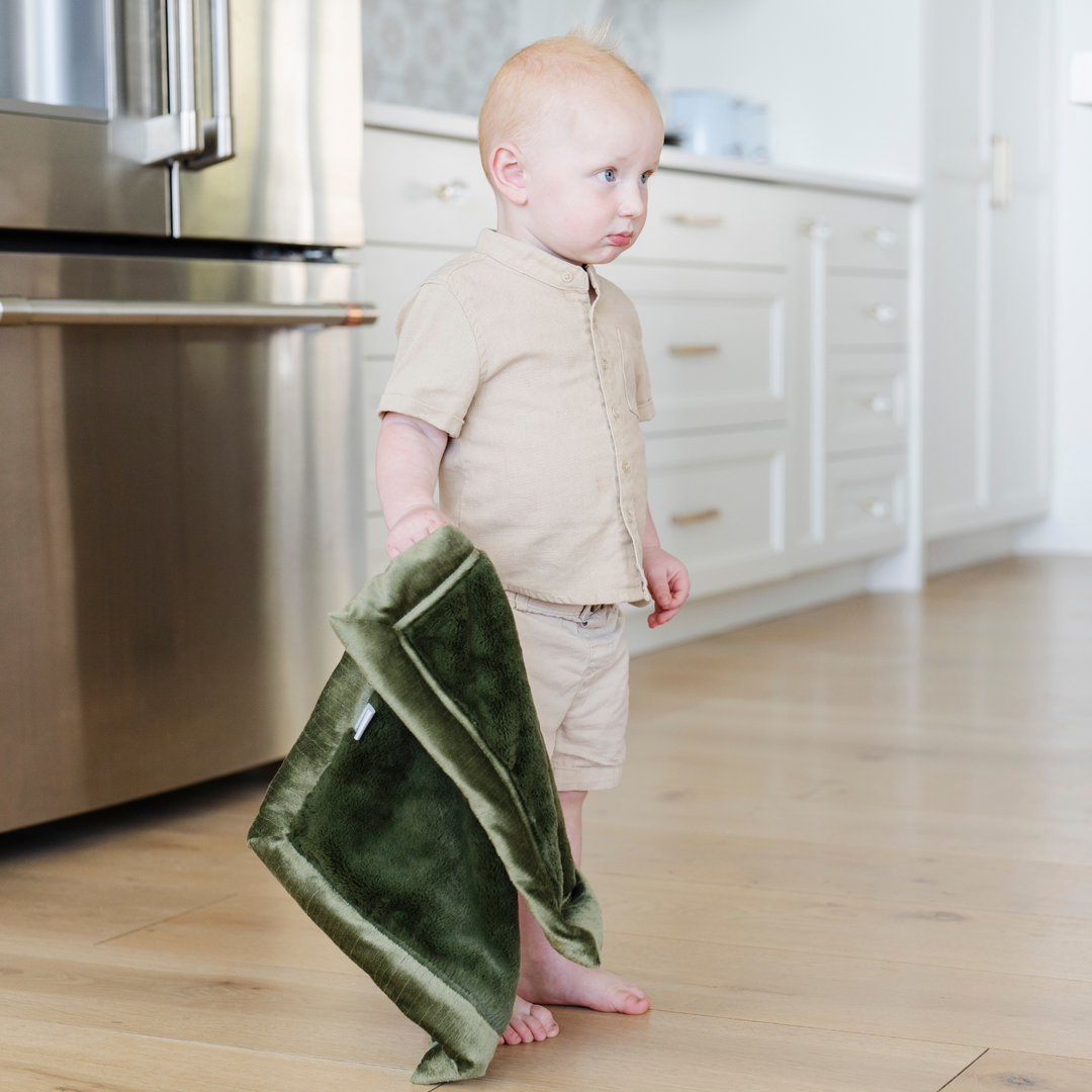 Saranoni Lush Mini Blanket in Fern offers refined plush softness Ñ deserving of best baby blanket status.