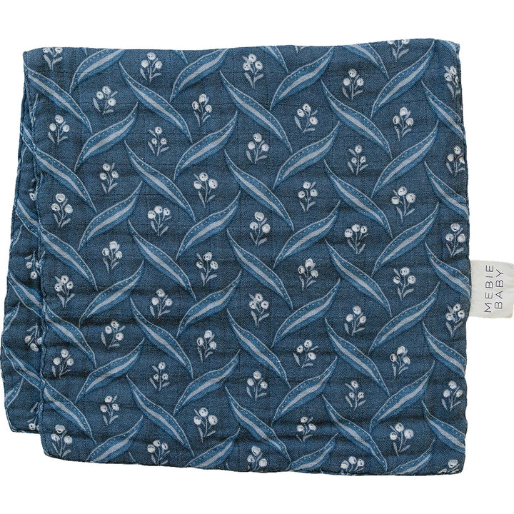 Mebie BabyÕs Navy Berry Muslin Burp Cloth keeps babies clean with soft and absorbent burp cloths.