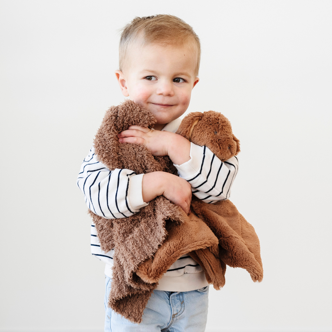 Made for warmth and style, the Pecan BAMBONI¨ Mini Blanket by Saranoni is a luxurious baby boy blanket choice.