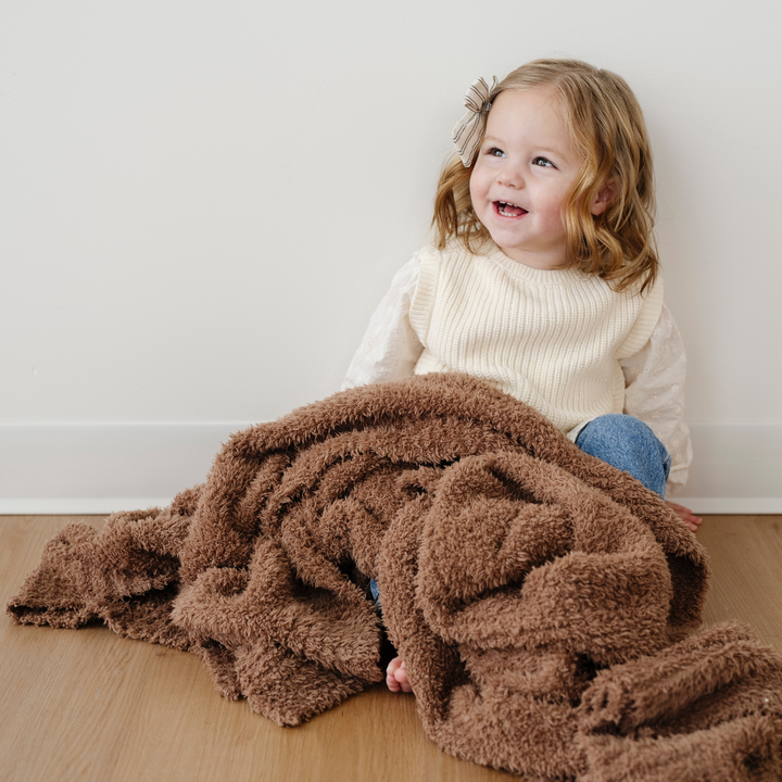 The Saranoni BAMBONI¨ Receiving Blanket in Pecan combines rich tones and plush texture, ideal for cozy baby boy blankets.
