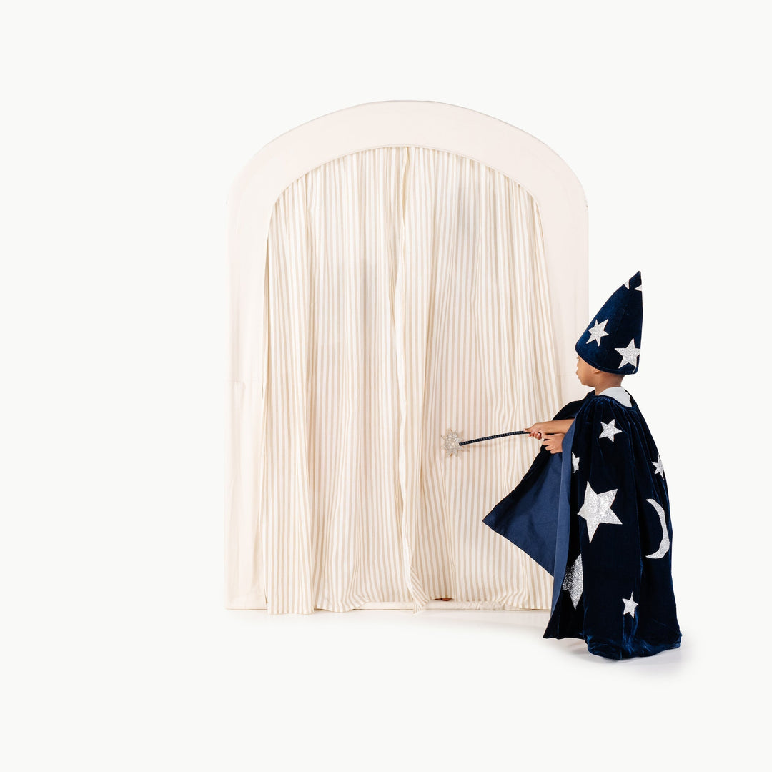 Gathre pretend play theater 