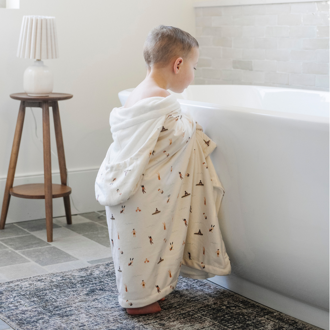 Saranoni Hooded Towels in Poolside, toddler beach towel perfect for summer fun and drying off.