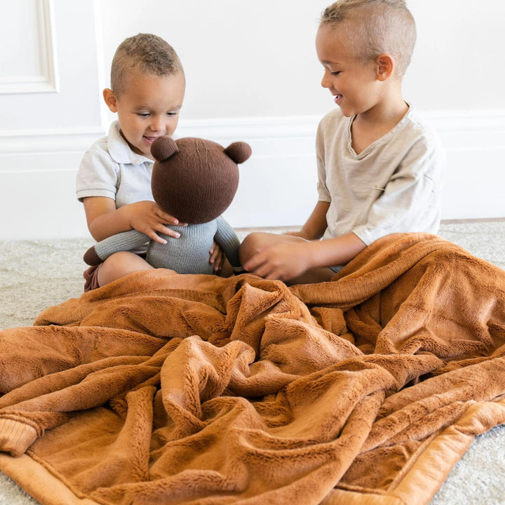 Saranoni Lush Toddler Blanket in Camel delivers timeless softness, making baby boy blankets feel elevated.