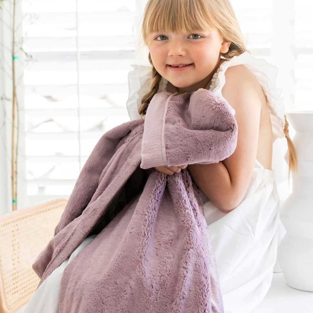 Saranoni Lush Toddler Blanket in Bloom makes a perfect baby boy blanket for cozy indoor and outdoor use.