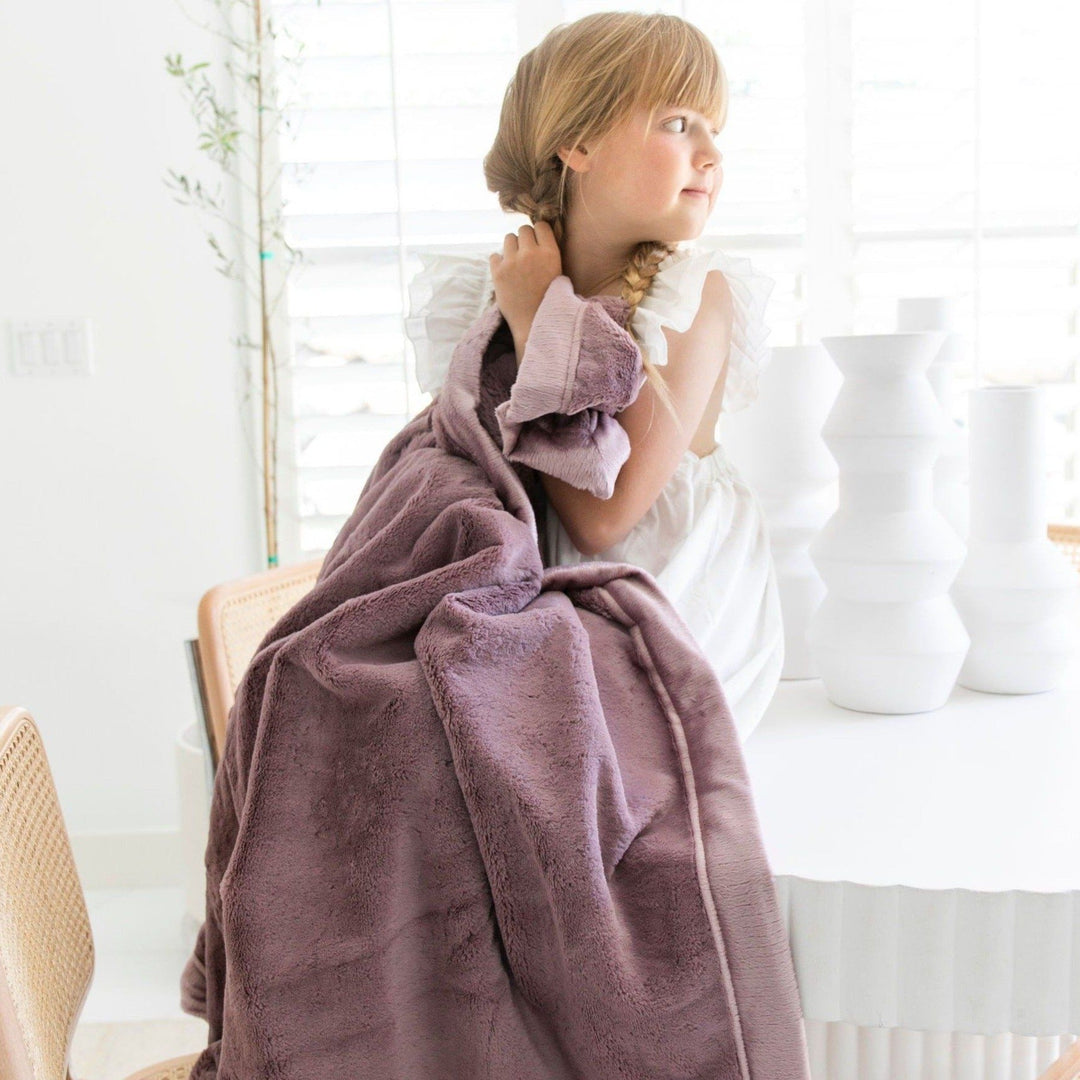 The Saranoni Lush Toddler Blanket in Bloom delivers softness and is a top choice for toddler blankets.