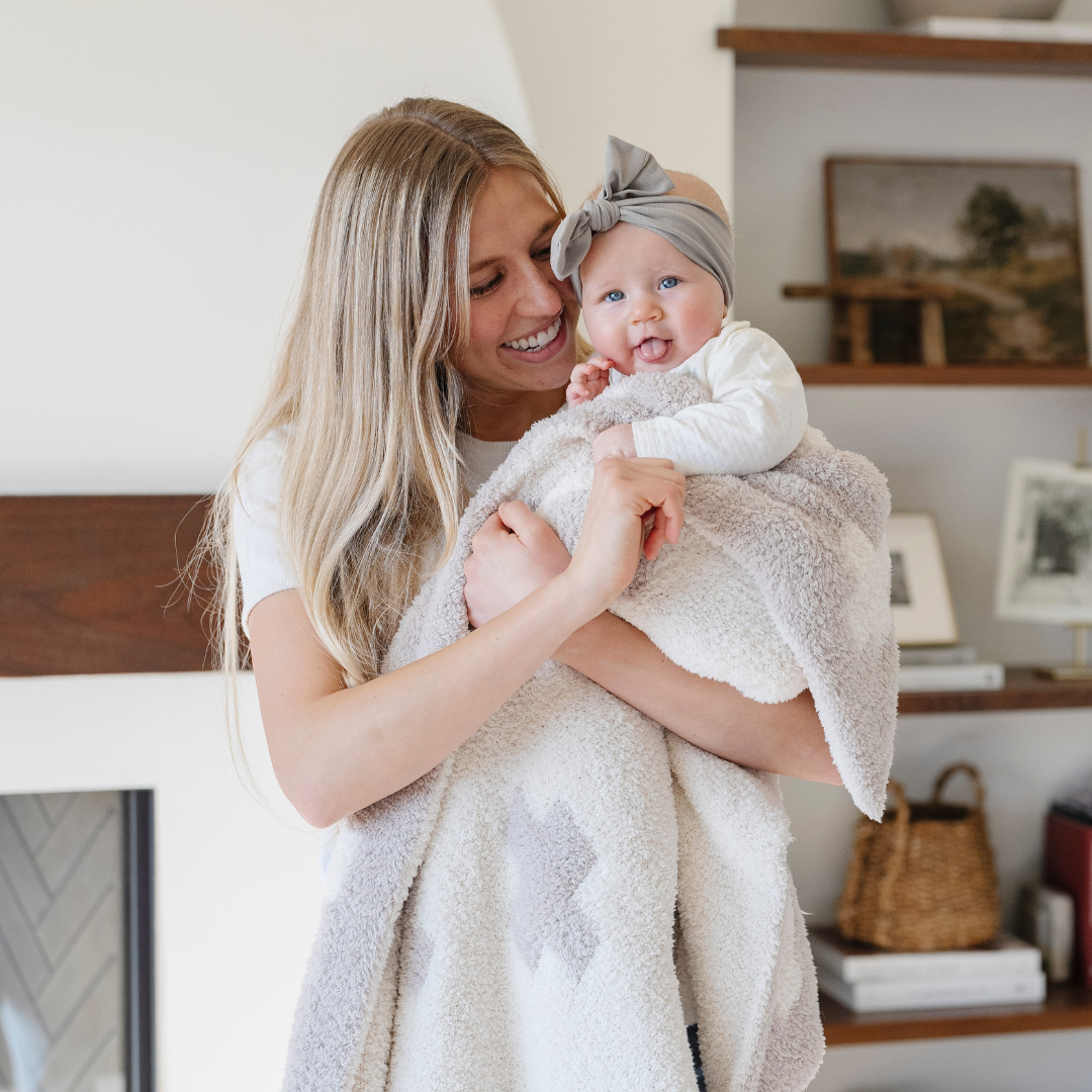 Saranoni BAMBONI¨ Receiving Blanket in Swiss Cross, a cozy baby blanket made for everyday snuggles.