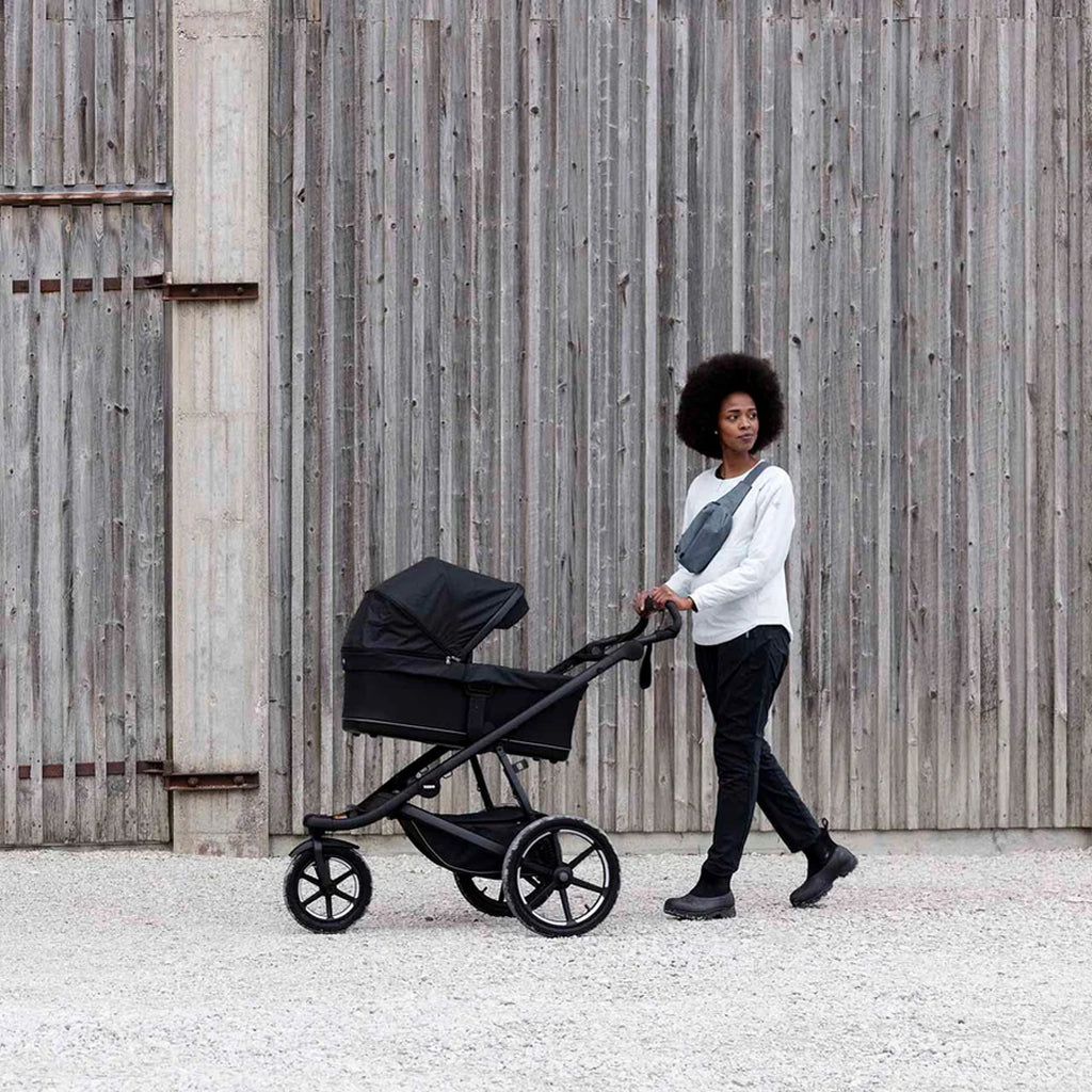 Thule Urban Glide 3 with Thule bassinet, an adaptable solution for newborns.