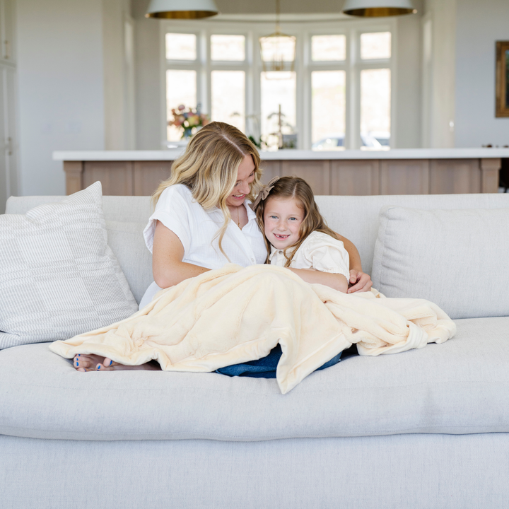 Saranoni Lush Toddler Blanket in Chiffon offers warmth and softness as a best blanket for toddler.