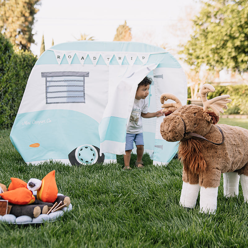 wonder & wise blue road trip camper van children&