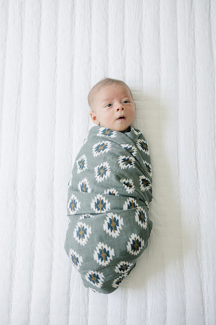 Mebie Baby Southwest Aztec Muslin Swaddle Blanket provides a gentle muslin swaddle for peaceful naps.