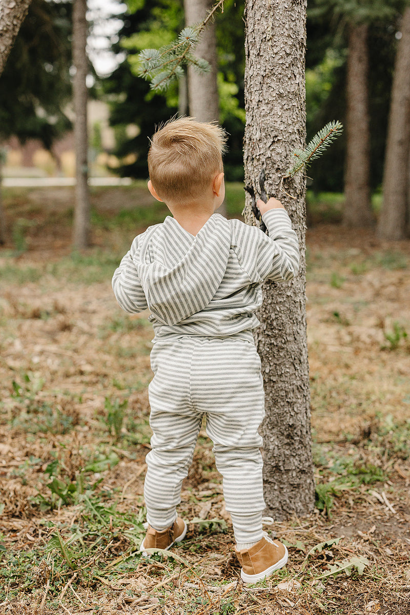 Soft knit texture and striped design make the Mebie Baby Grey Striped Hooded Set a cute baby clothes choice